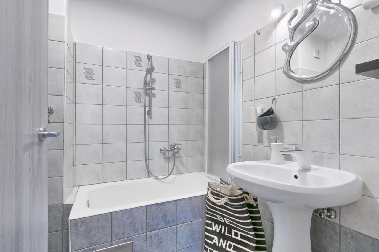 PUY Modern Oasis Apartment מראה חיצוני תמונה